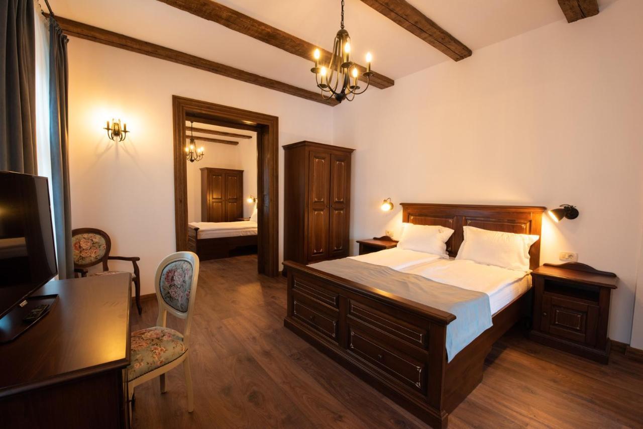 Hotel Boutique Casa Chitic -Hotel And Restaurant Str Johann Gott Nr7 Brașov Exterior foto
